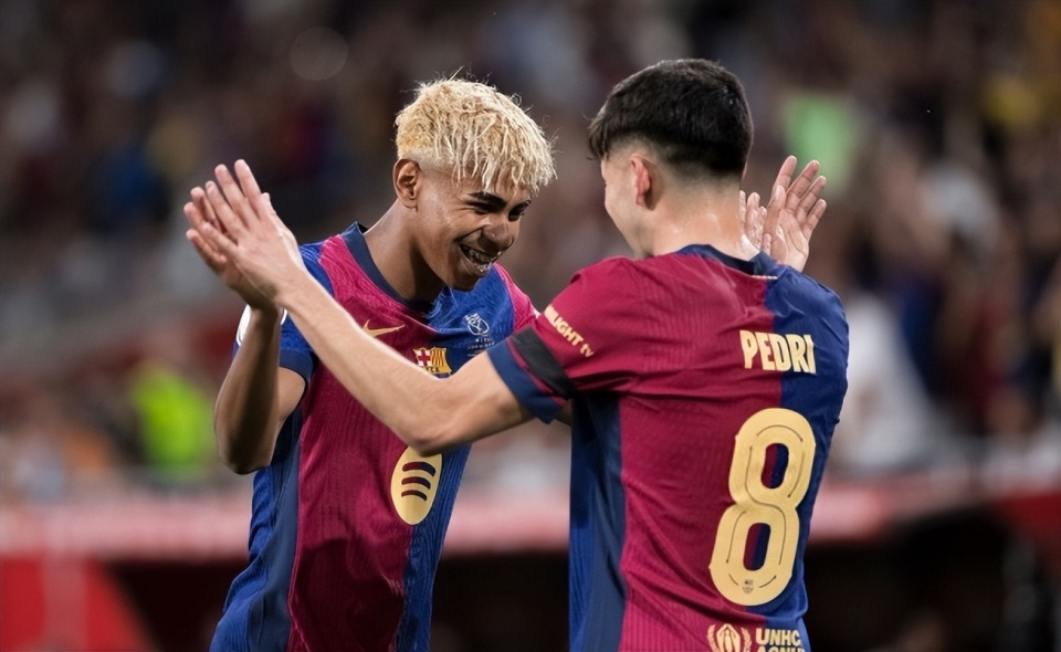 客场2-1力克中国香港，新加坡时隔41年重返亚洲杯正赛